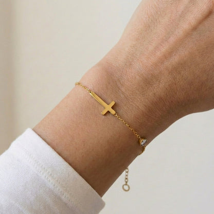 Solenne | Armband met Kruis Hanger